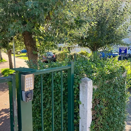 Neuf Beautiful 1-4 Pers Avec Parking Privé Et à 200 M Appartamento