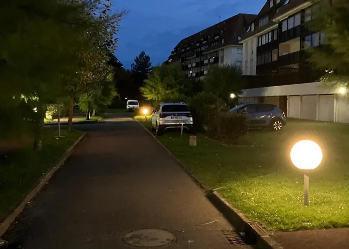 Neuf Beautiful 1-4 Pers Avec Parking Privé Et à 200 M