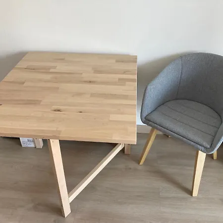 Neuf Beautiful 1-4 Pers Avec Parking Privé Et à 200 M *