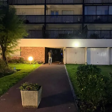 Neuf Beautiful 1-4 Pers Avec Parking Privé Et à 200 M *