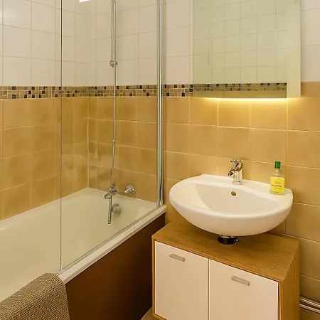 Neuf Beautiful 1-4 Pers Avec Parking Privé Et à 200 M Apartamento *