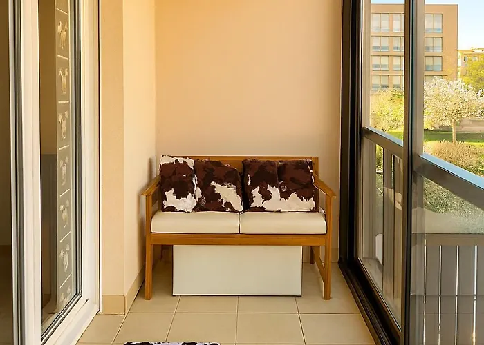 Neuf Beautiful 1-4 Pers Avec Parking Prive Et A 200 M アパート